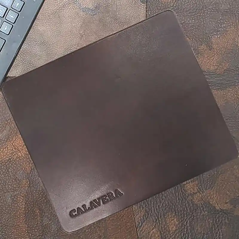 Calavera Desk Apron / supermooie leren muismat in het bruin - Nu kopen